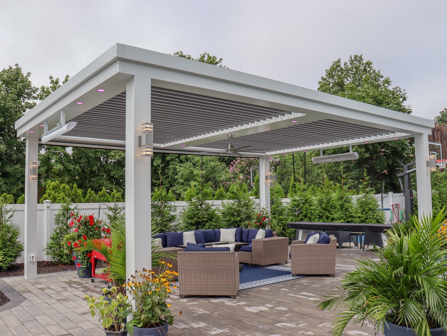 Top Reasons to Choose a FreeStanding Pergola For Your Outdoor Space
